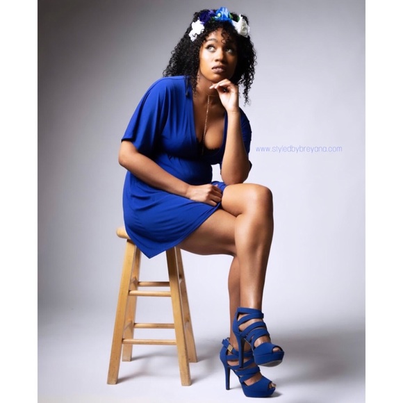 Class 9 Royal Blue Heels (Suede) [Host Pick 🎉] - Picture 4 of 6